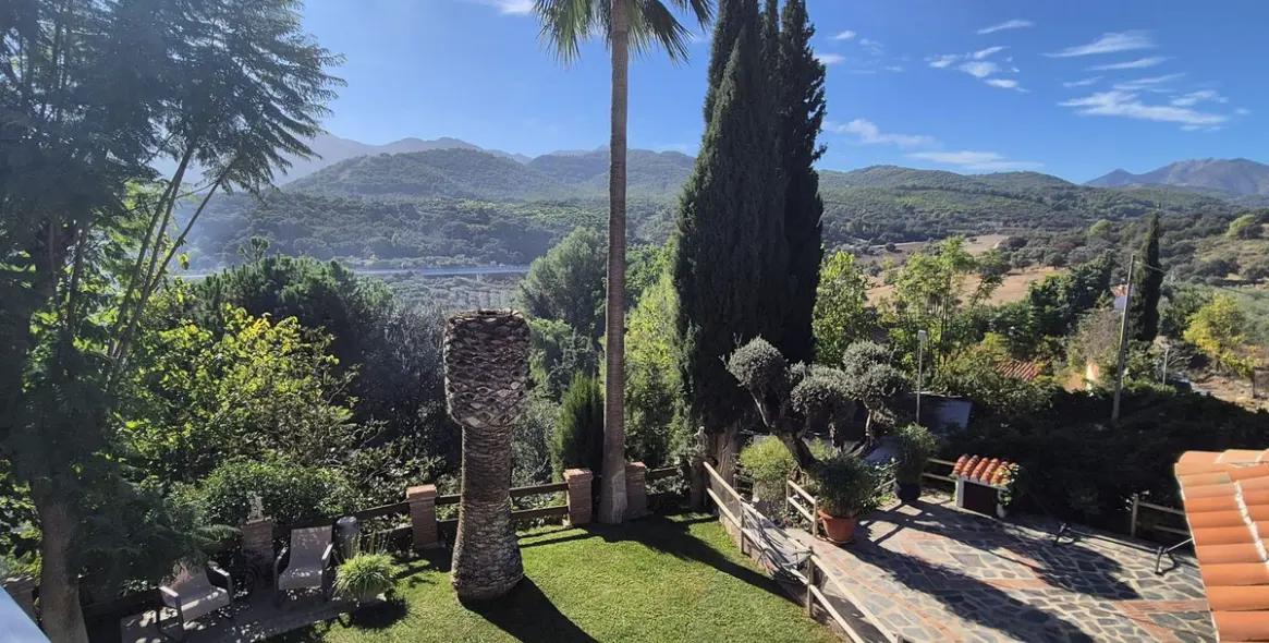 Sale of detached villa in Coín 41