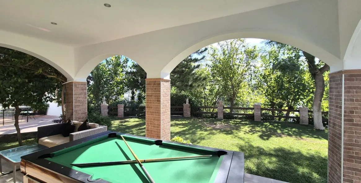 Sale of detached villa in Coín 48