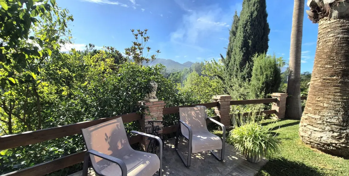 Sale of detached villa in Coín 50