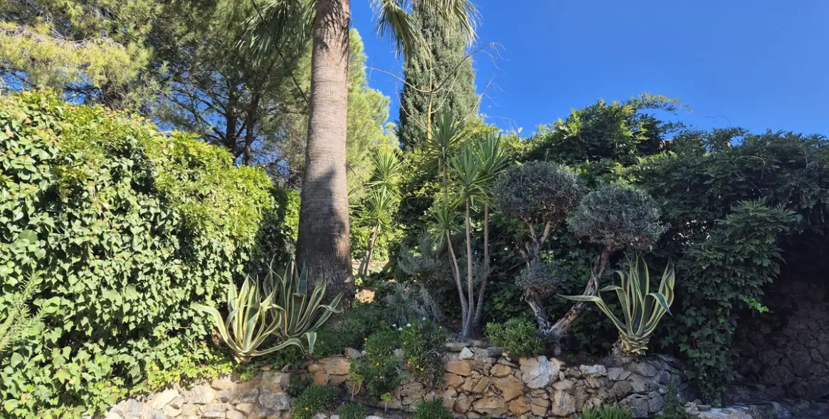 Sale of detached villa in Coín 58