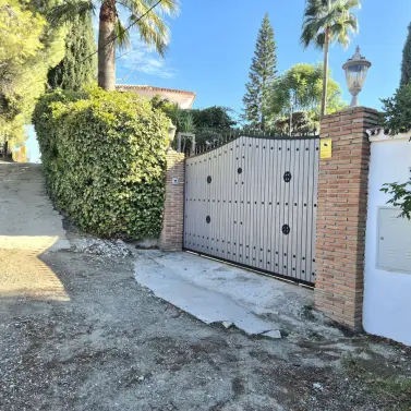Sale of detached villa in Coín