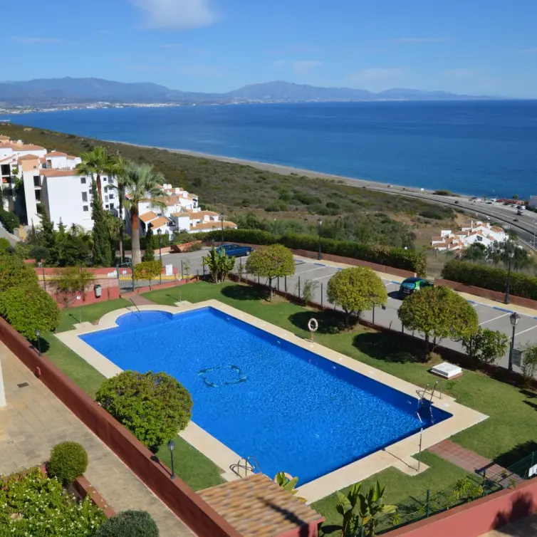 Sale of penthouse in La Duquesa