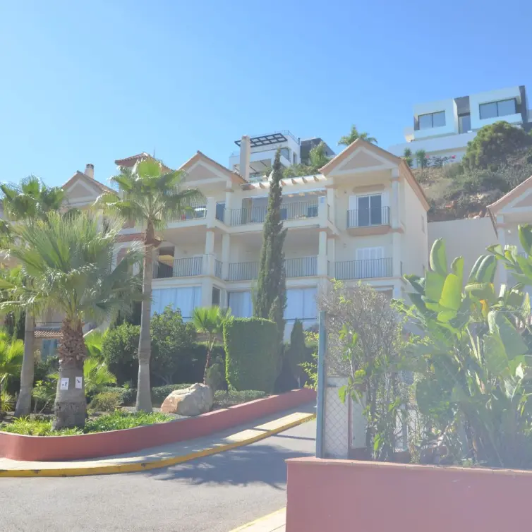 Sale of penthouse in La Duquesa