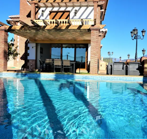 Sale of detached villa in Torre del Mar