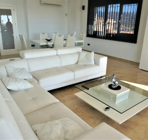 Sale of detached villa in Torre del Mar