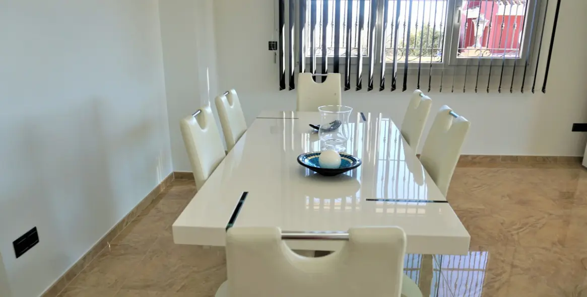 Sale of detached villa in Torre del Mar 6