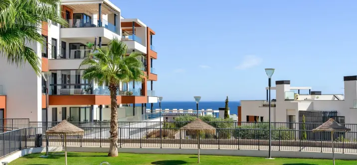 Venta de apartamento en planta media en Fuengirola 0