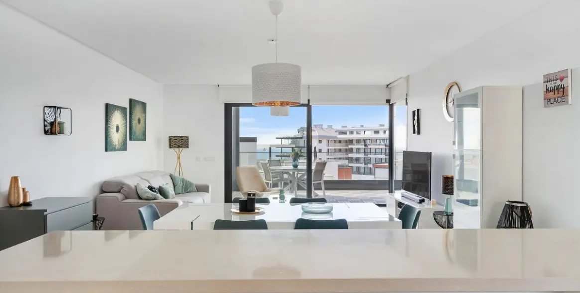 Sale of middle floor apartment in Fuengirola 8