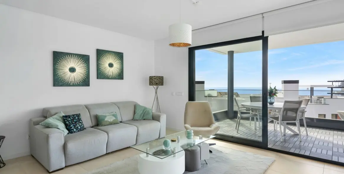 Sale of middle floor apartment in Fuengirola 9