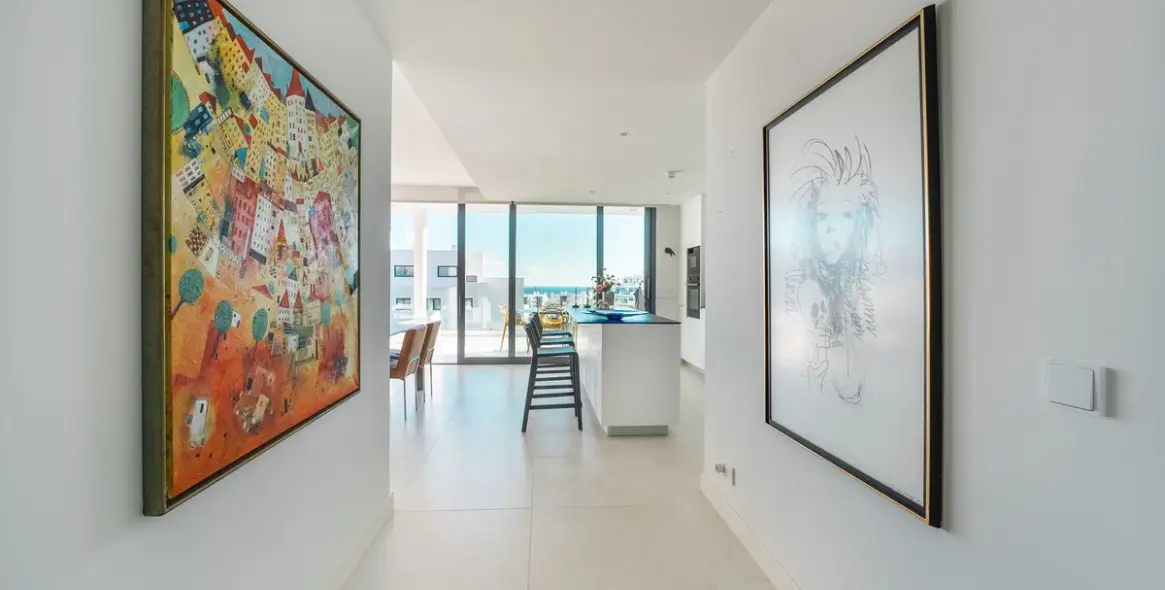Sale of middle floor apartment in Fuengirola 15