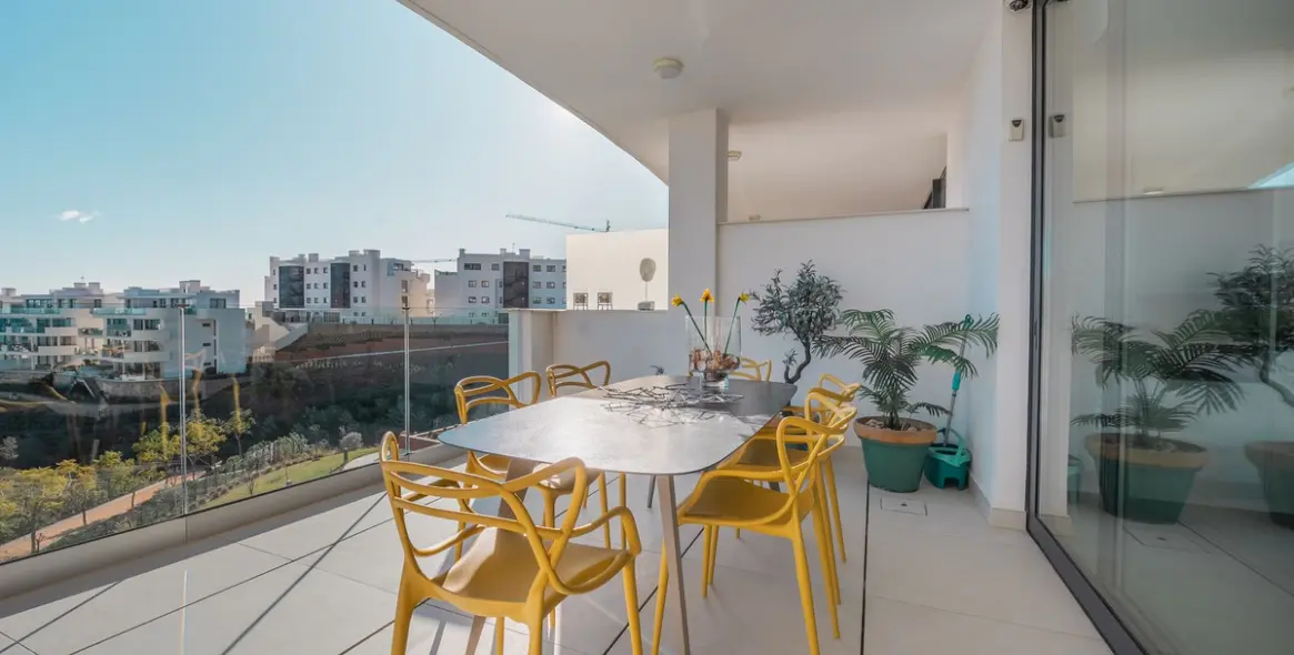 Sale of middle floor apartment in Fuengirola 18