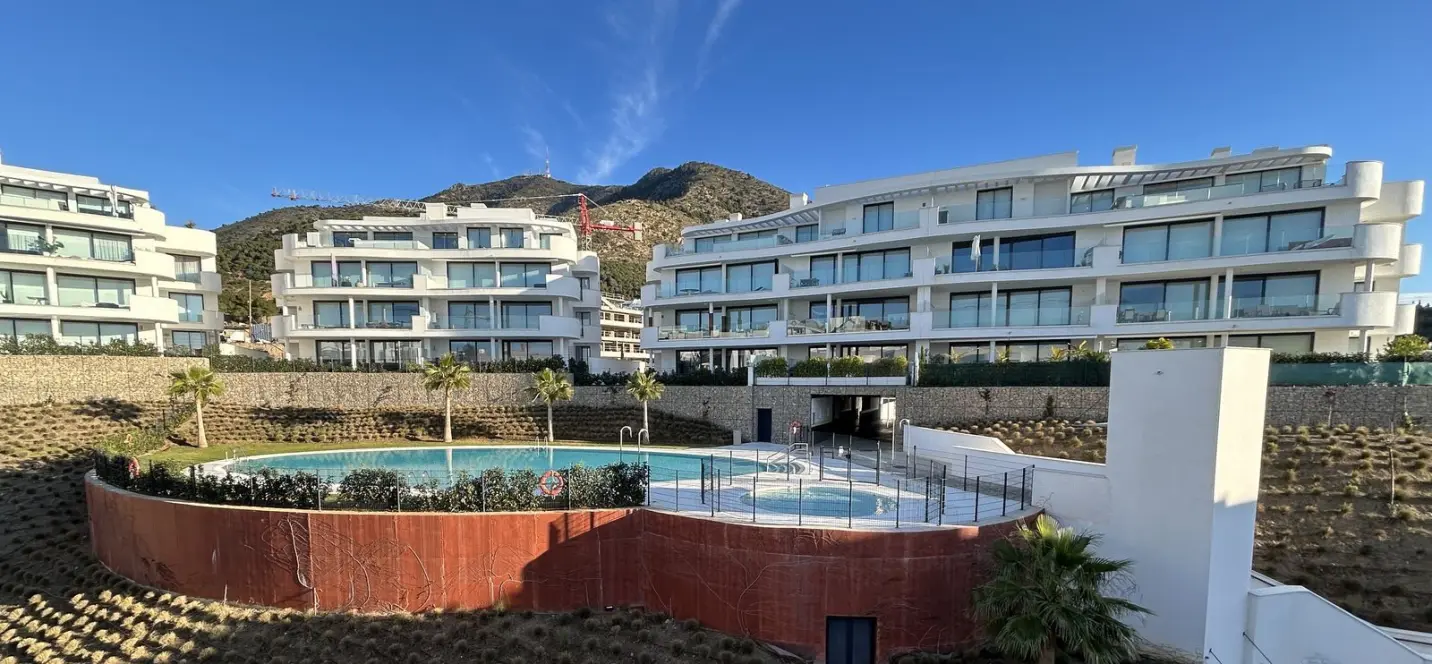 Venta de apartamento en planta media en Fuengirola 1