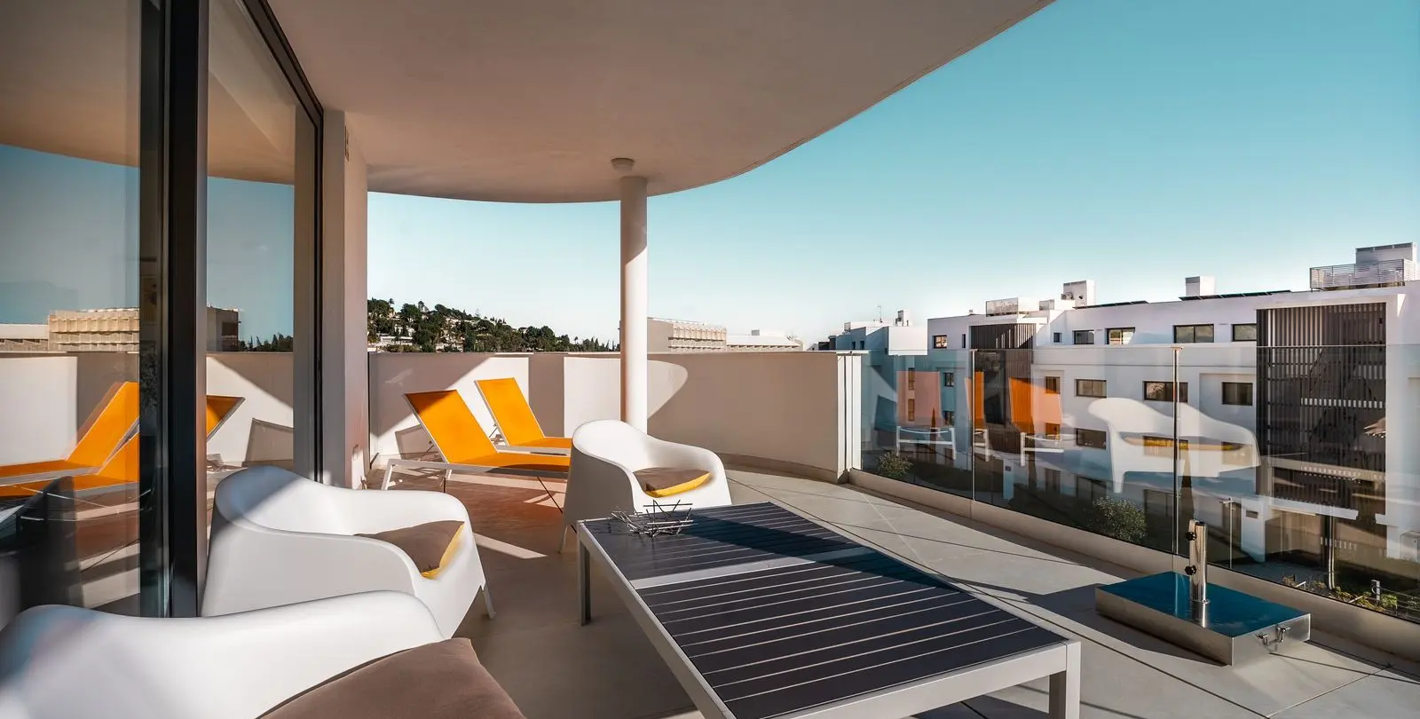 Sale of middle floor apartment in Fuengirola 19