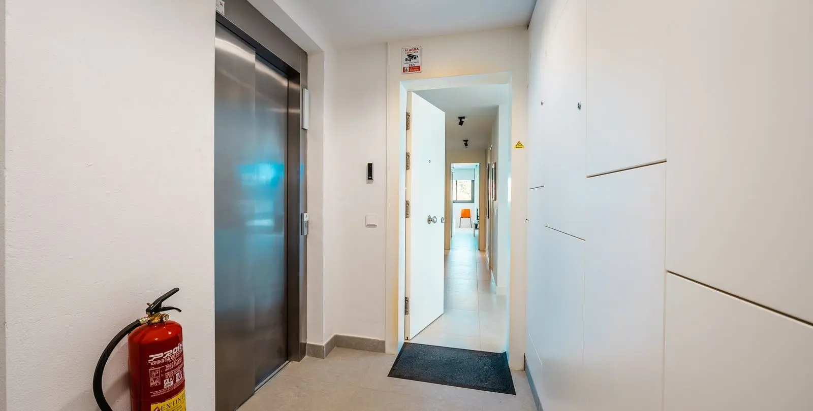 Sale of middle floor apartment in Fuengirola 21