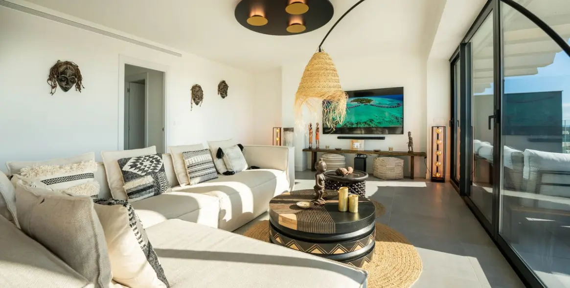 Sale of middle floor apartment in Estepona 10