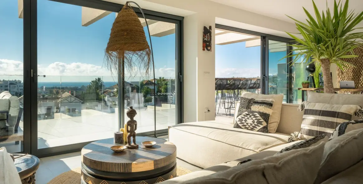 Sale of middle floor apartment in Estepona 13