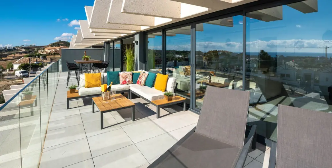 Sale of middle floor apartment in Estepona 20