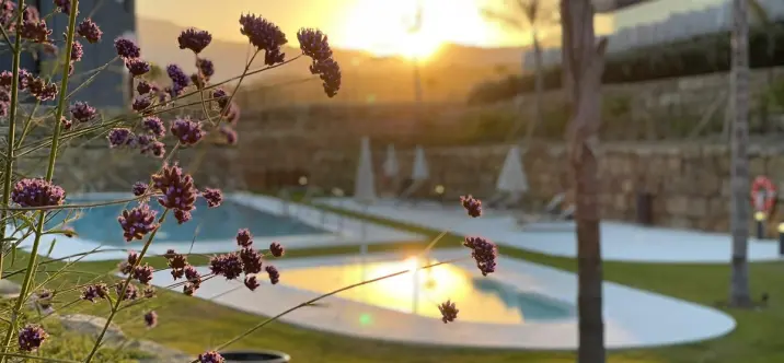 Sale of middle floor apartment in Estepona 4