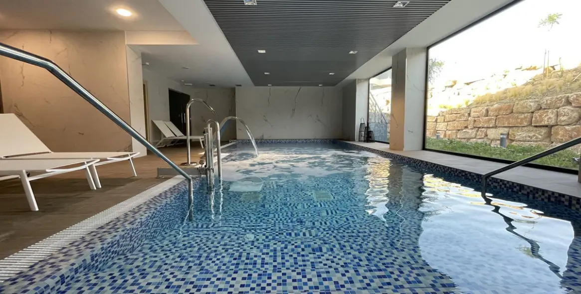 Продажа апартаментов на среднем этаже в Estepona 41