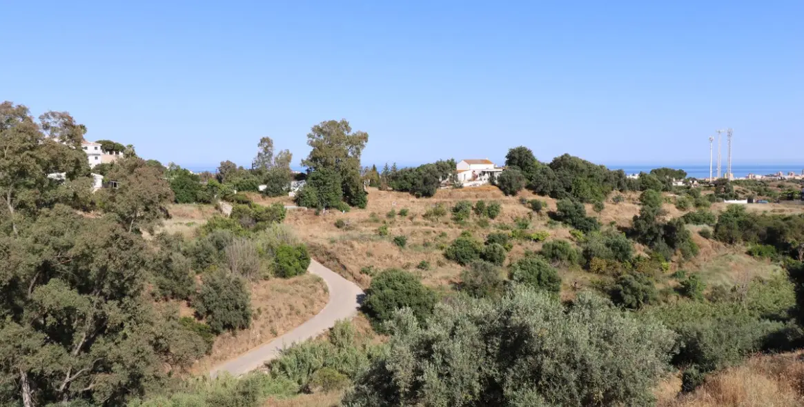Продажа  жилого участка в Mijas 3