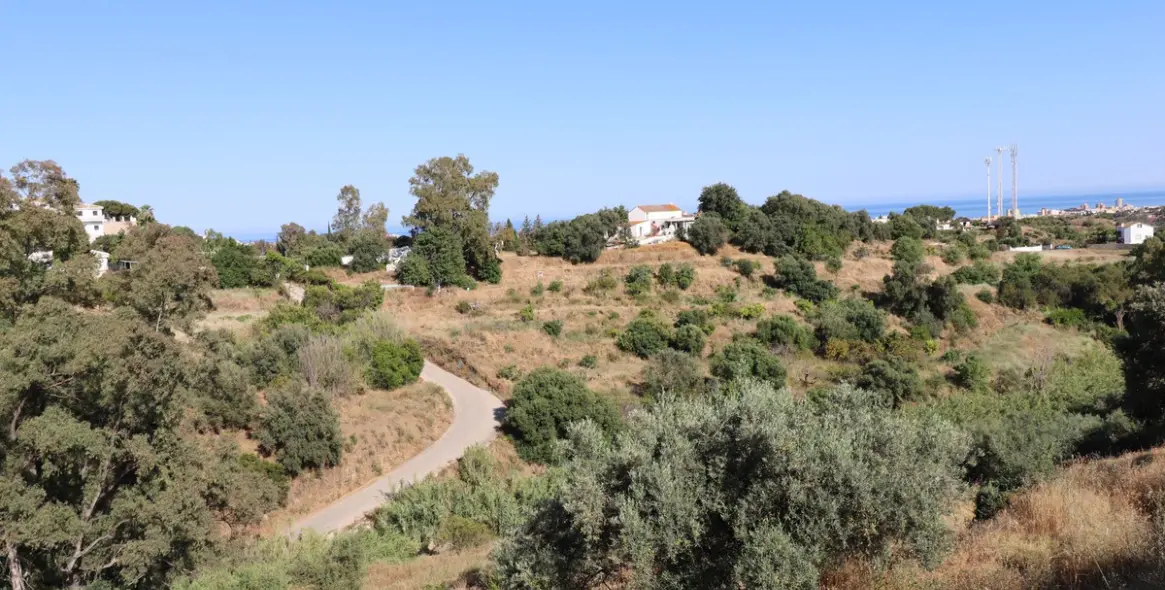 Продажа  жилого участка в Mijas 7