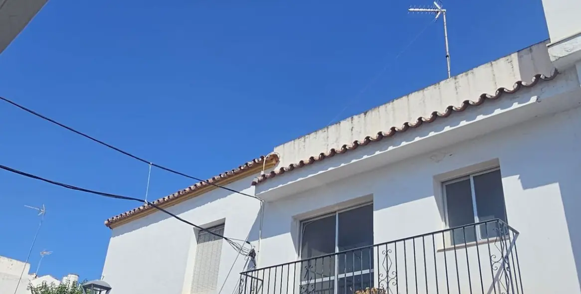 Sale of townhouse in Estepona 3