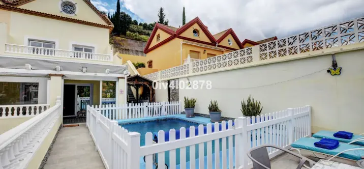 Продажа дома на две семьи в Benalmadena Costa 0