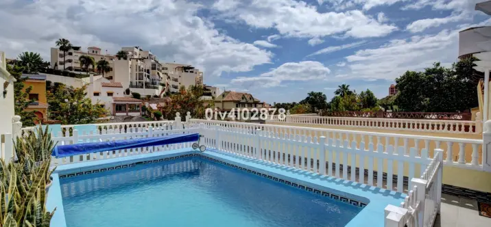 Продажа дома на две семьи в Benalmadena Costa 2