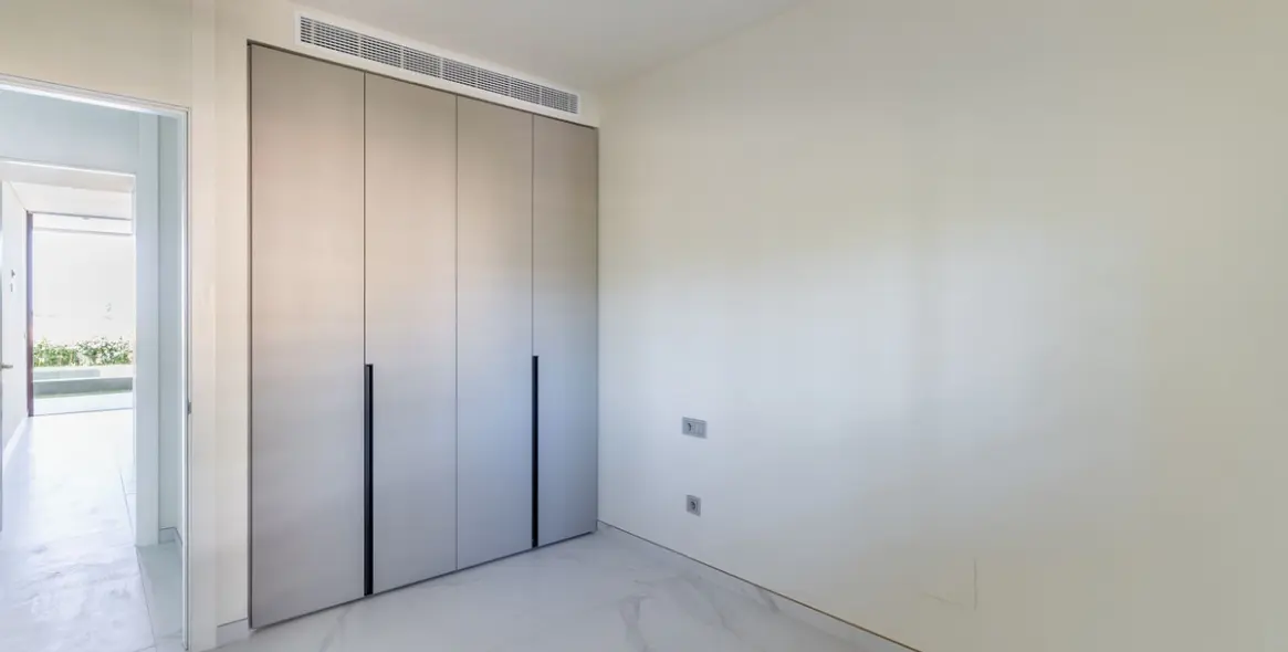 Долгосрочная аренда апартаментов на первом этаже в Higueron 5