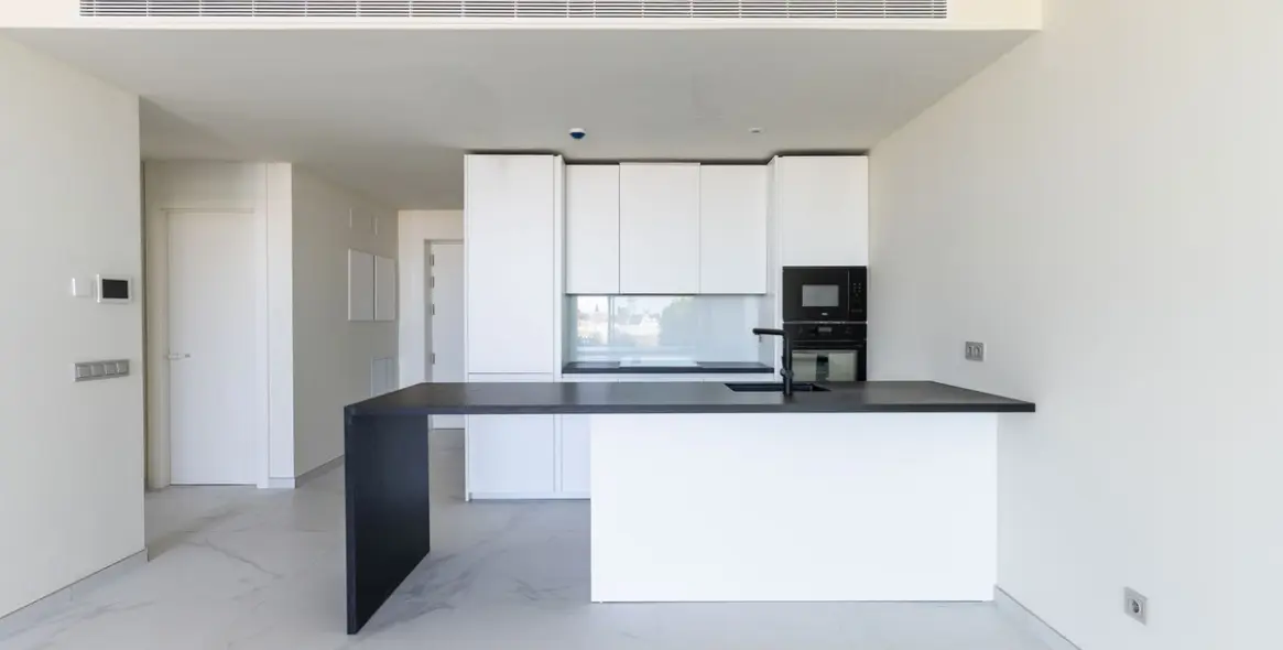 Долгосрочная аренда апартаментов на первом этаже в Higueron 7