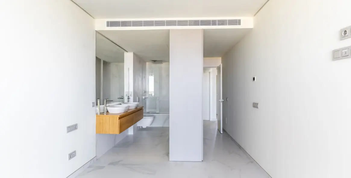 Долгосрочная аренда апартаментов на первом этаже в Higueron 10