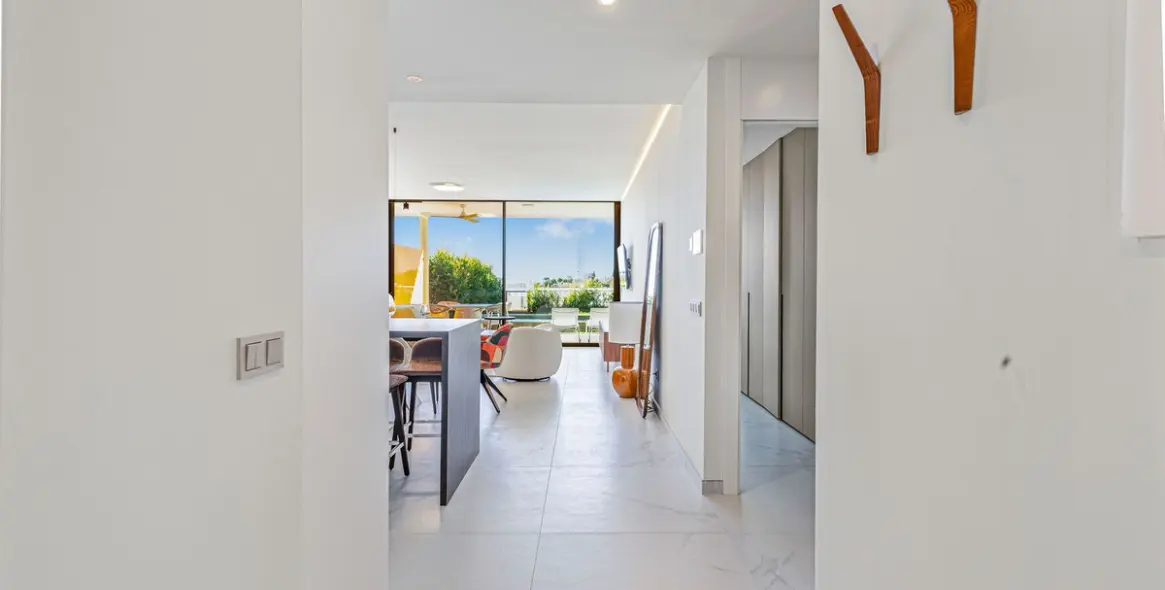 Долгосрочная аренда апартаментов на первом этаже в Higueron 12