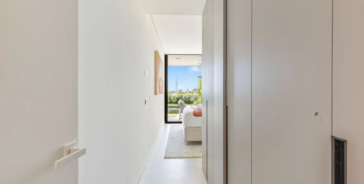 Долгосрочная аренда апартаментов на первом этаже в Higueron 14