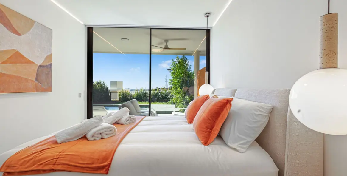 Долгосрочная аренда апартаментов на первом этаже в Higueron 17