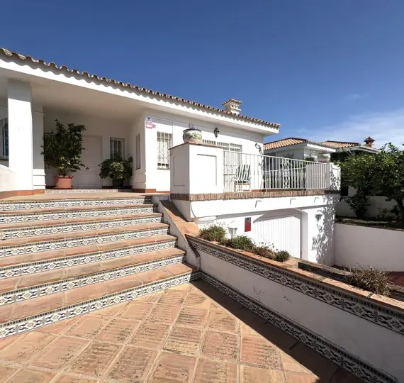 Sale of detached villa in Alhaurín de la Torre
