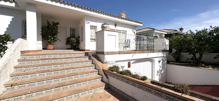 Sale of detached villa in Alhaurín de la Torre 0