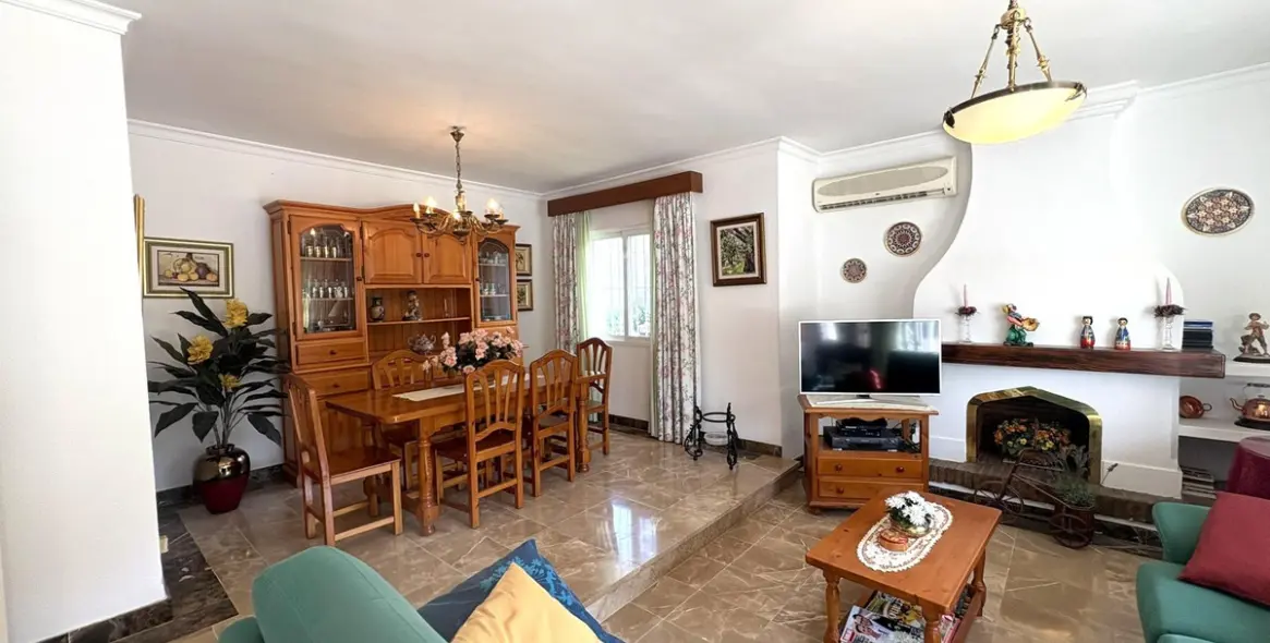 Sale of detached villa in Alhaurín de la Torre 11