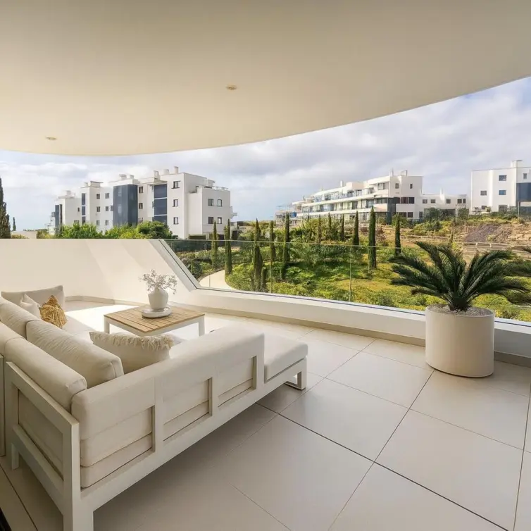 Venta de apartamento en planta media en Higueron
