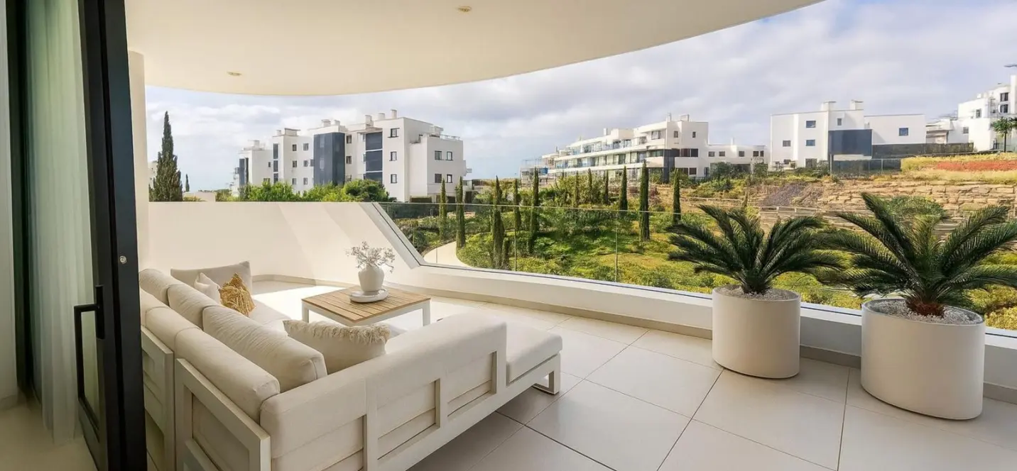 Venta de apartamento en planta media en Higueron 1