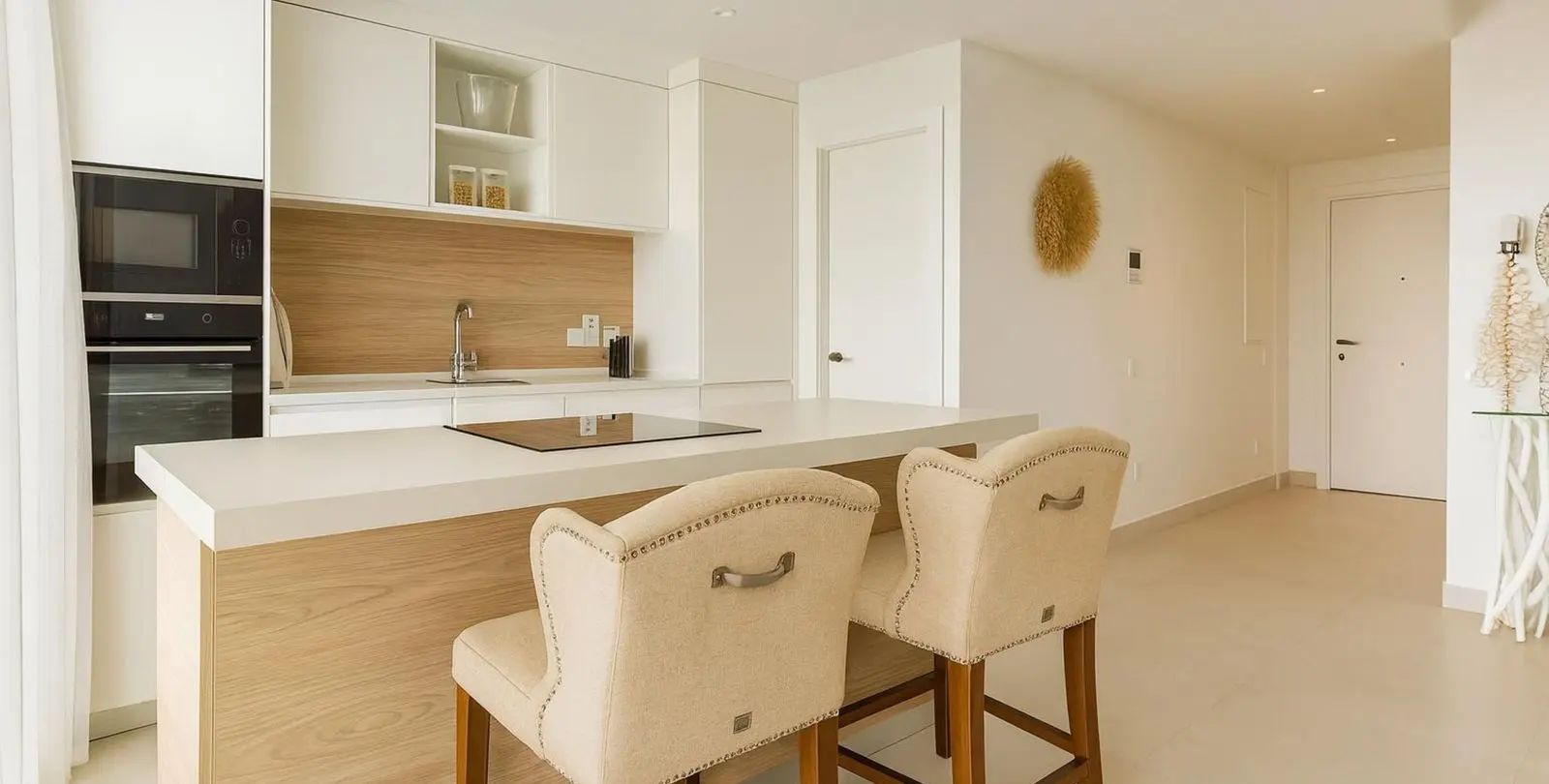 Sale of middle floor apartment in Higueron 4