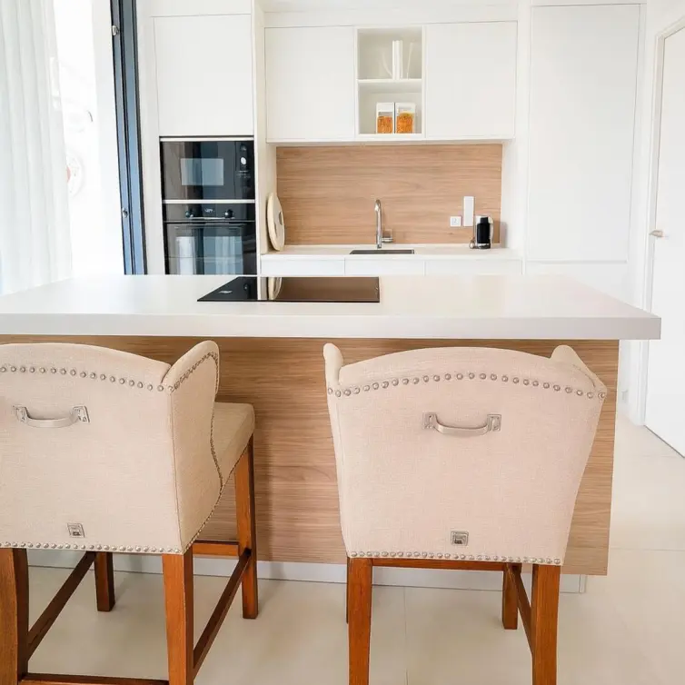 Venta de apartamento en planta media en Higueron