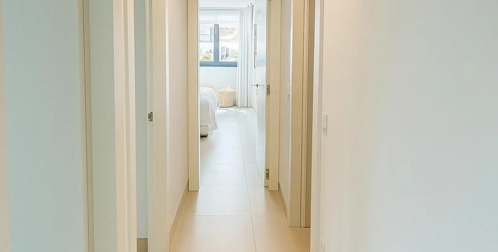 Sale of middle floor apartment in Higueron 19