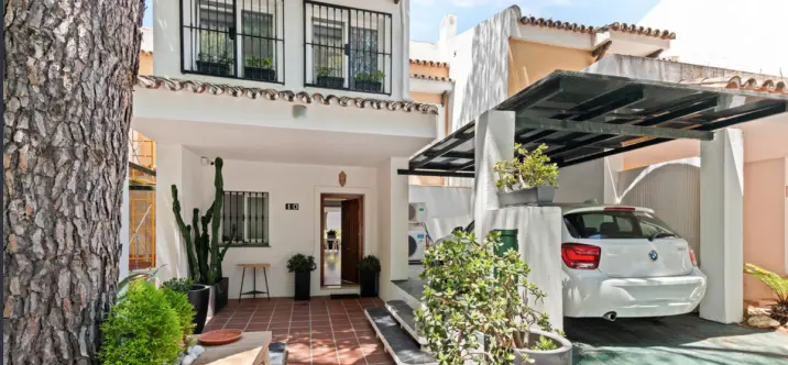 Venta de adosado en La Quinta 1