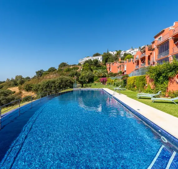 Sale of middle floor apartment in La Mairena