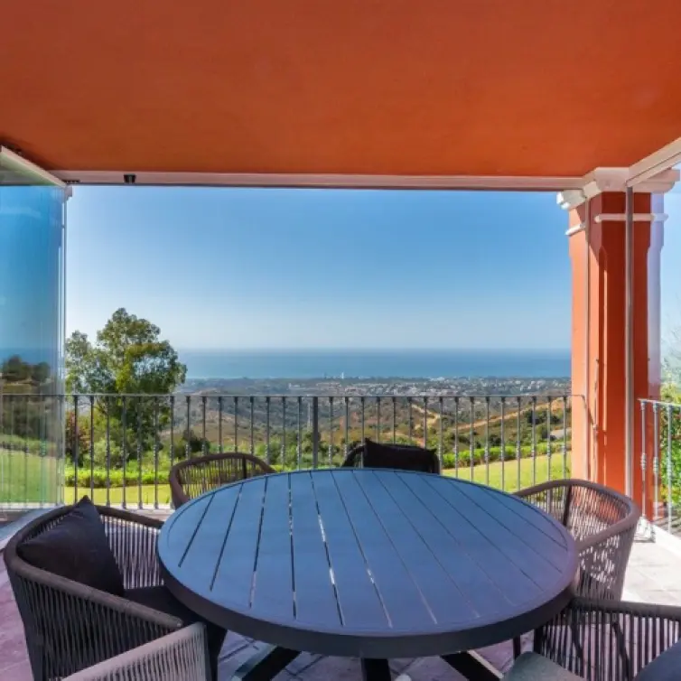 Sale of middle floor apartment in La Mairena