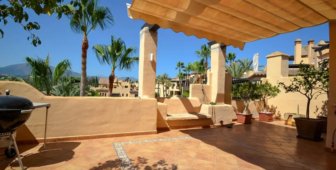 Sale of penthouse in Atalaya 6