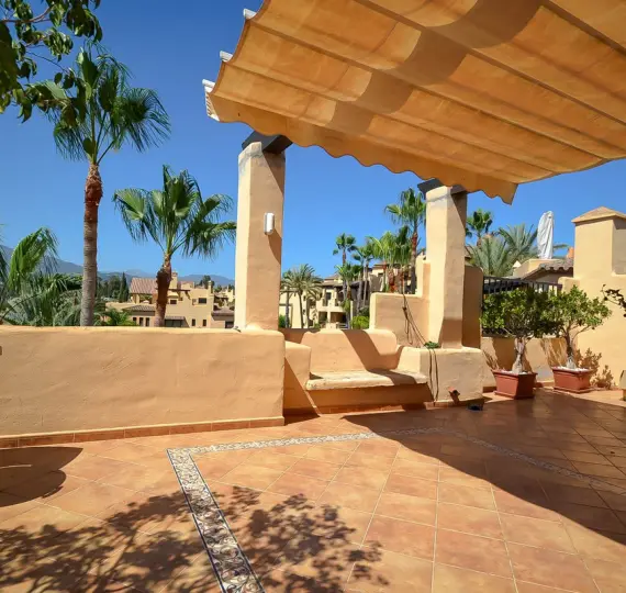 Sale of penthouse in Atalaya