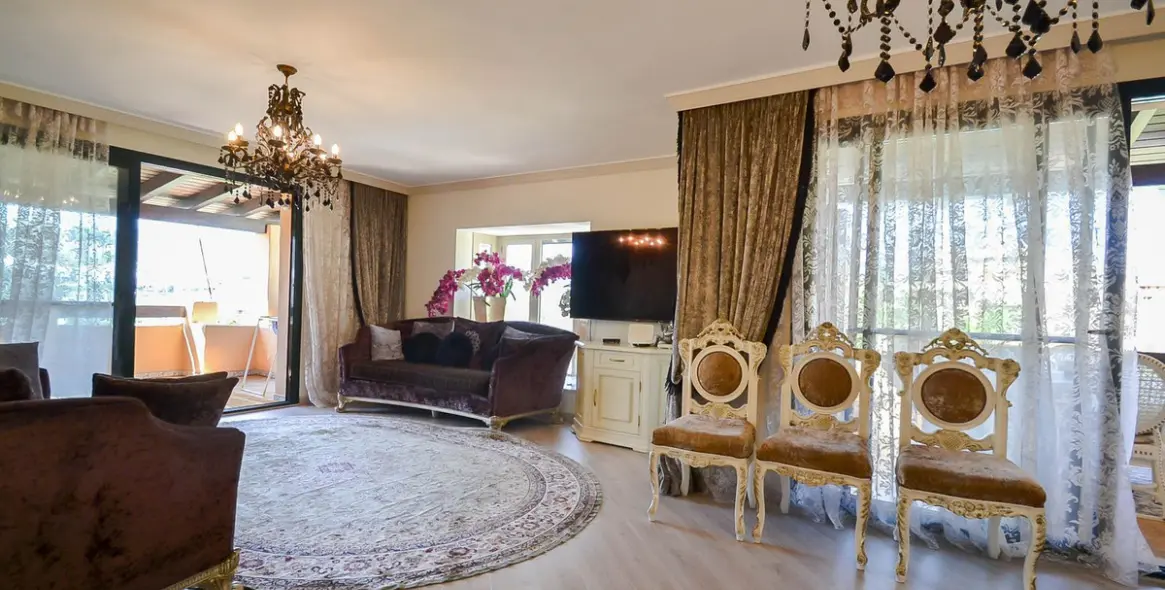 Sale of penthouse in Atalaya 8