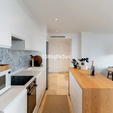 Продажа апартаментов на первом этаже в Benahavís