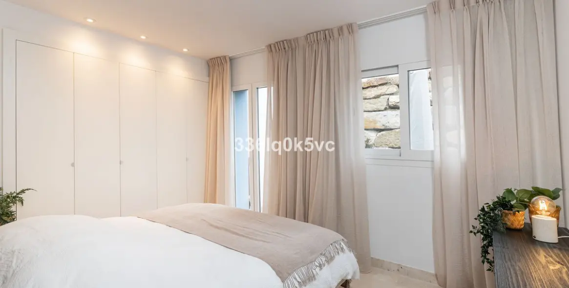 Sale of ground floor apartment in Benahavís 36